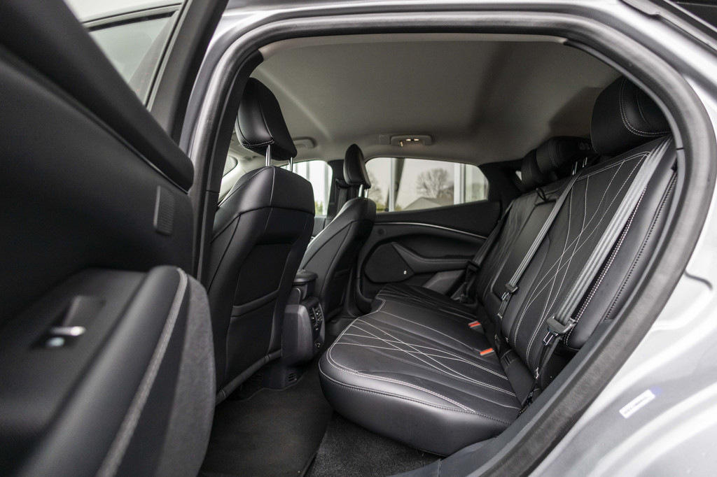 Ford Mustang Mach-E (N703NB) met abonnement