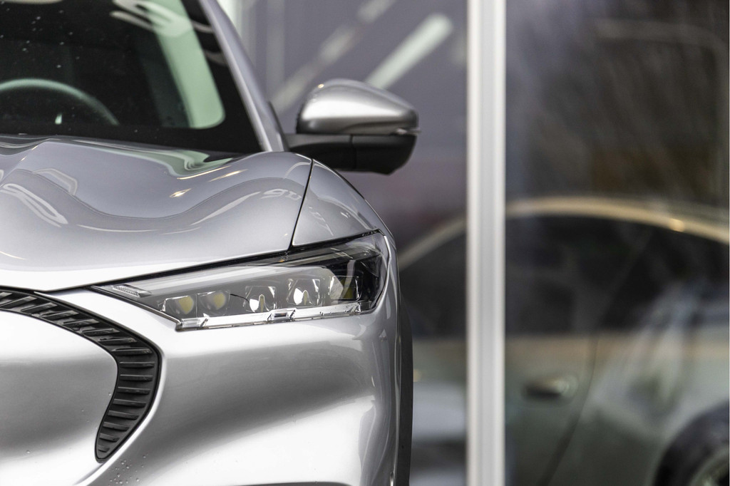 Ford Mustang Mach-E (N703NB) met abonnement