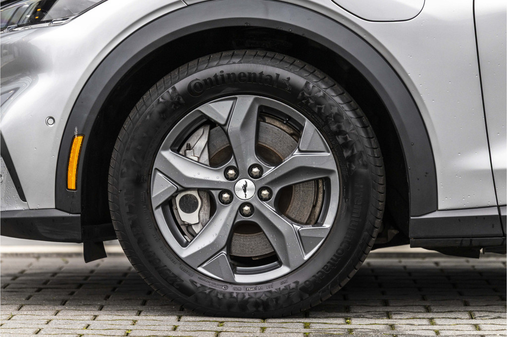 Ford Mustang Mach-E (N703NB) met abonnement