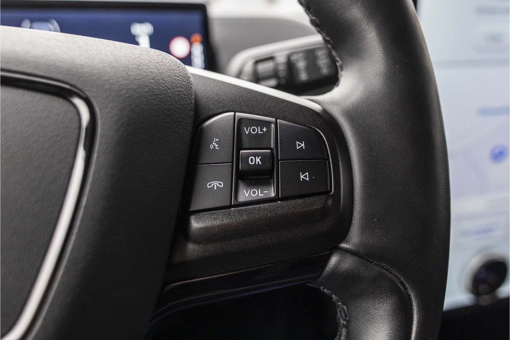 Ford Mustang Mach-E (N703NB) met abonnement