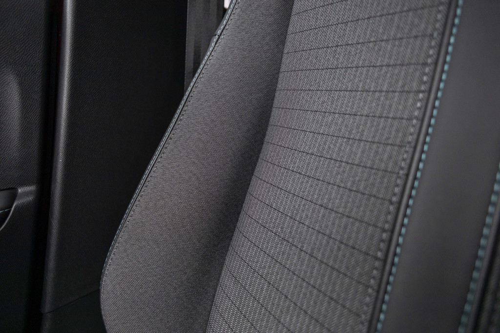 Peugeot e-208 (K603HF) met abonnement