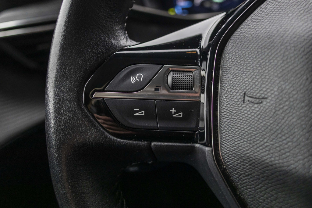 Peugeot e-208 (K603HF) met abonnement