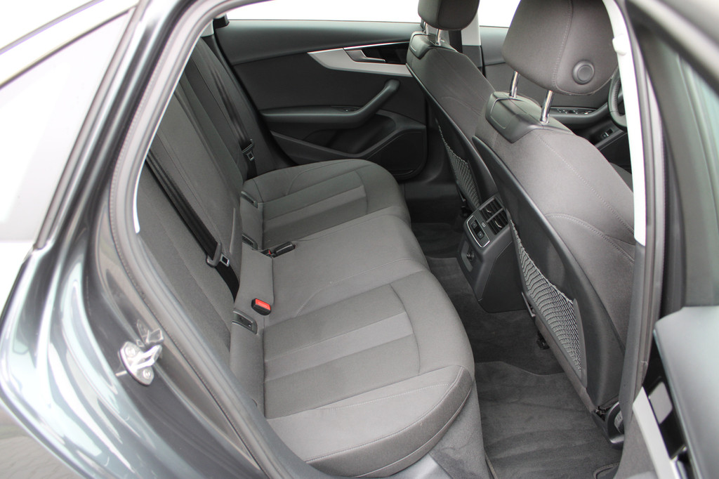 Audi A4 (S728PD) met abonnement