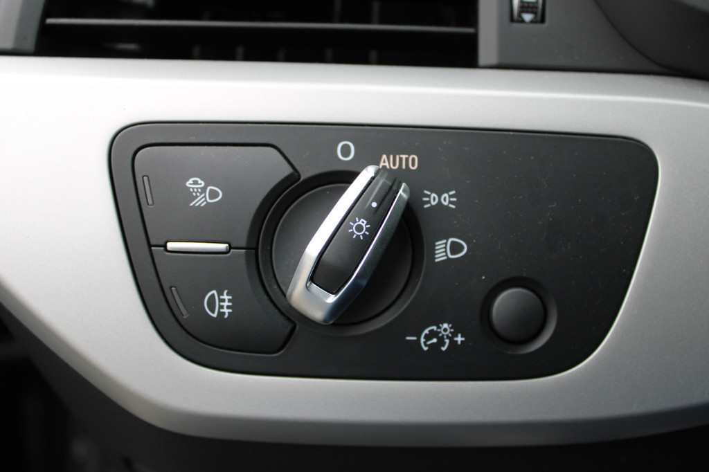 Audi A4 (S728PD) met abonnement