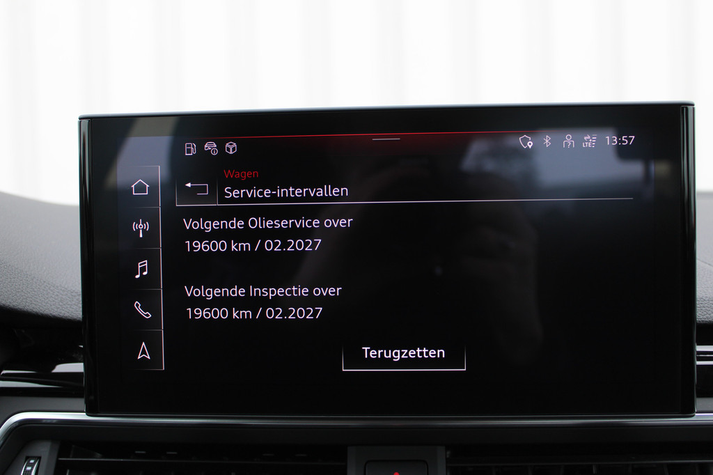 Audi A4 (S728PD) met abonnement