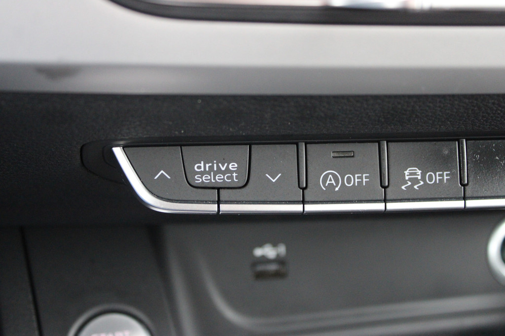 Audi A4 (S728PD) met abonnement