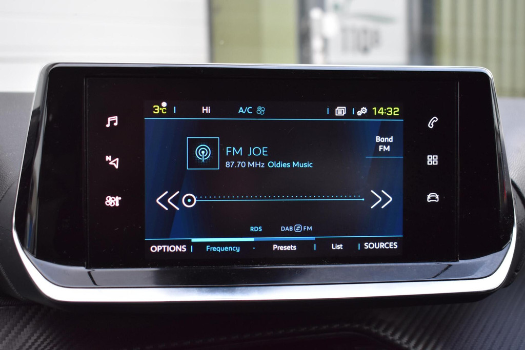 Peugeot e-208 (S147SN) met abonnement