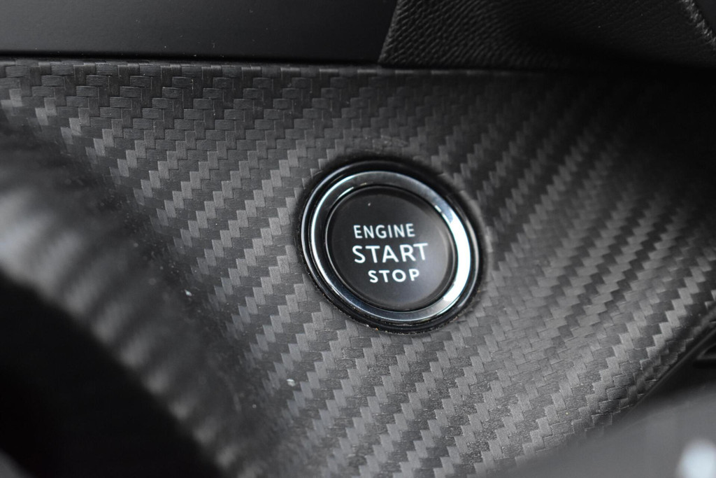 Peugeot e-208 (S147SN) met abonnement