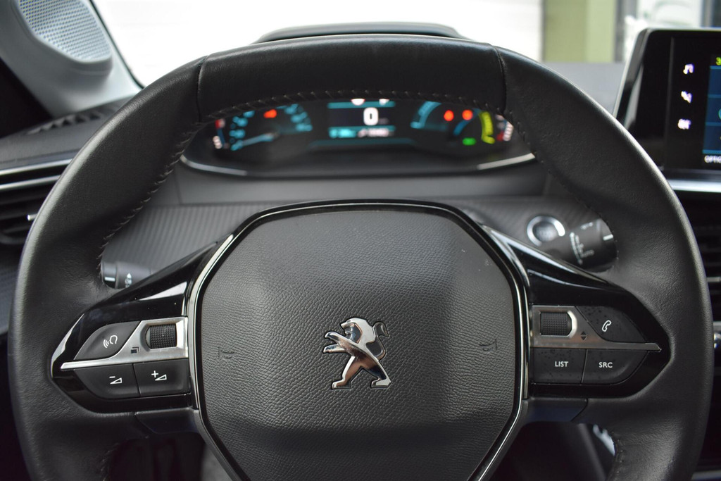 Peugeot e-208 (S147SN) met abonnement