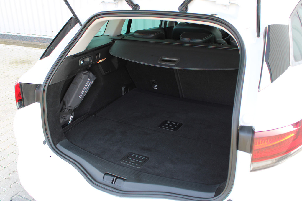 Renault MEGANE Estate (T183LL) met abonnement