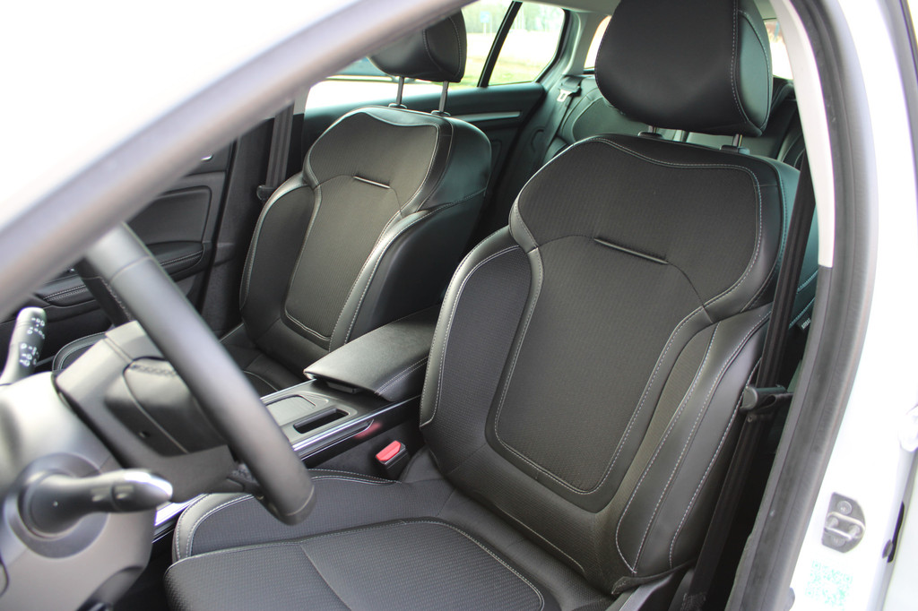 Renault MEGANE Estate (T183LL) met abonnement