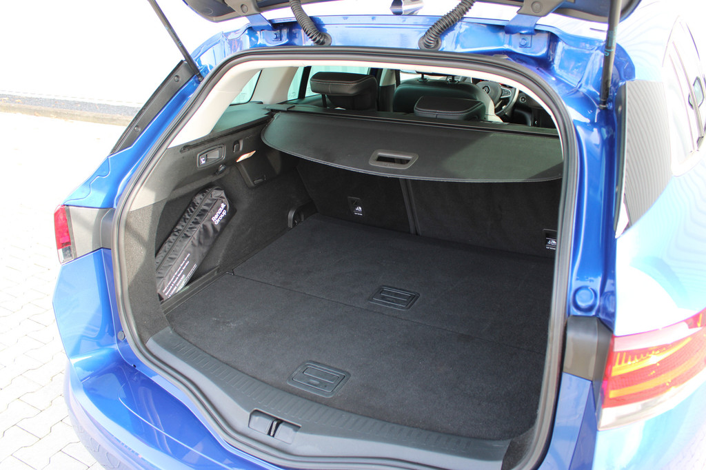 Renault MEGANE Estate (T203LL) met abonnement