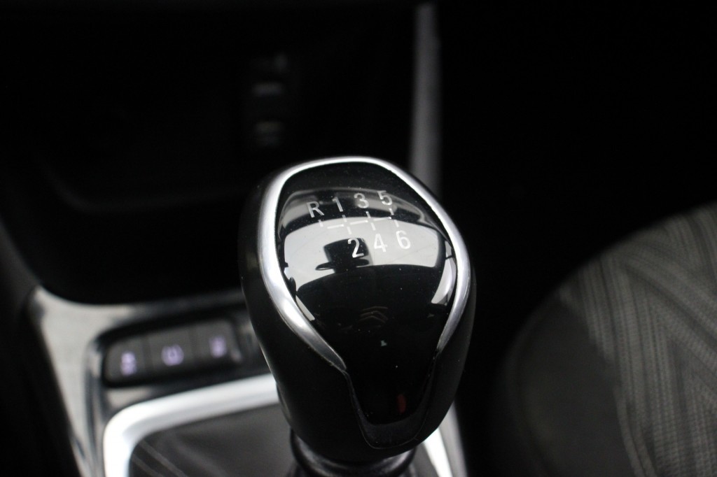 Opel Crossland X (K590KL) met abonnement