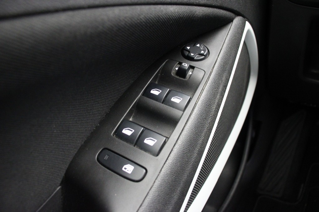 Opel Crossland X (K590KL) met abonnement