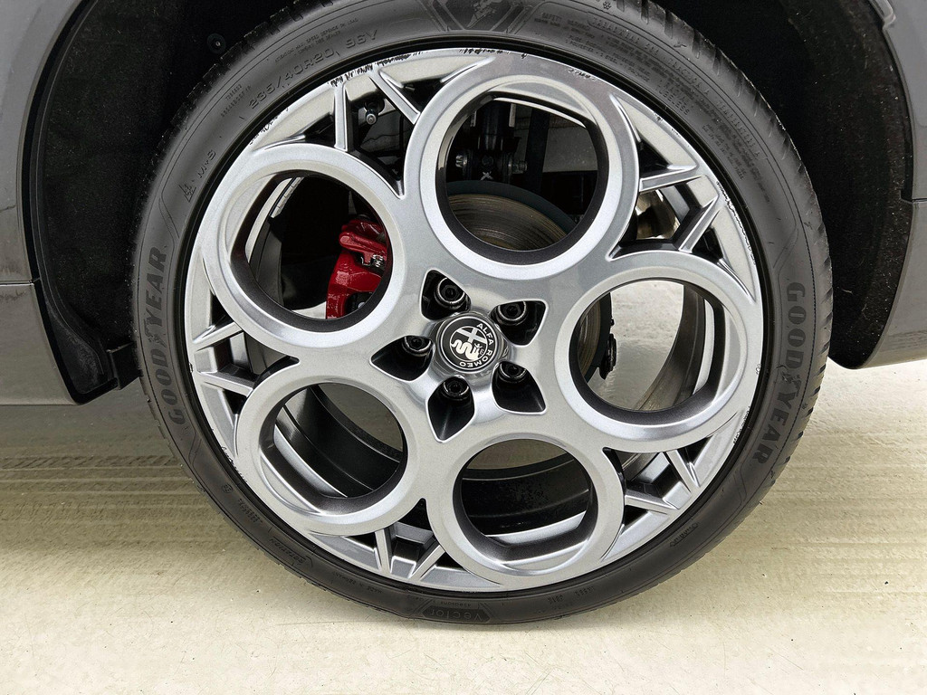 Alfa Romeo Tonale (JVZ25B) met abonnement