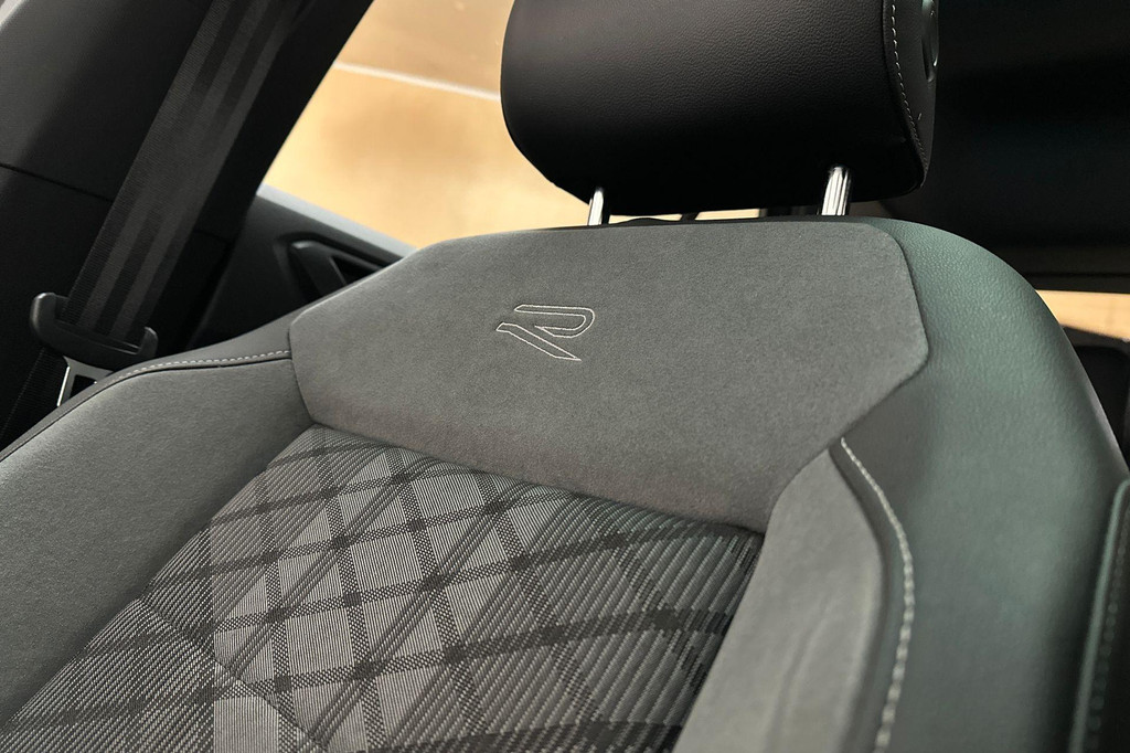 Volkswagen T-Roc (JXD58Z) met abonnement