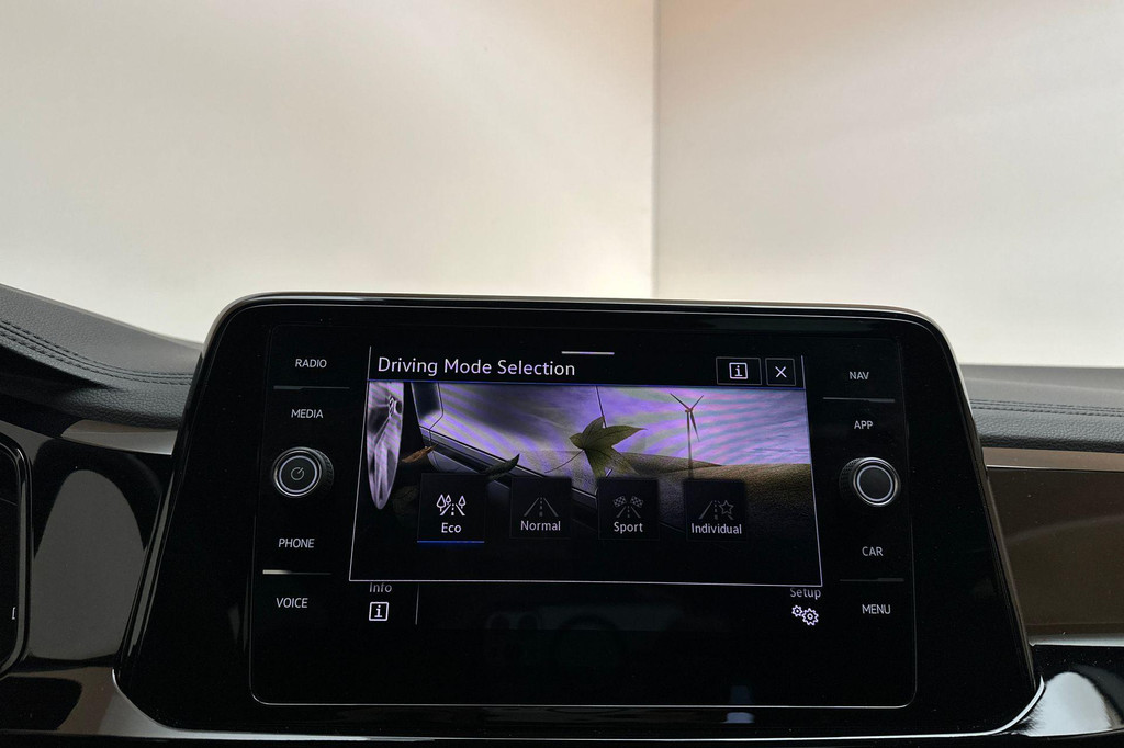 Volkswagen T-Roc (JXD58Z) met abonnement