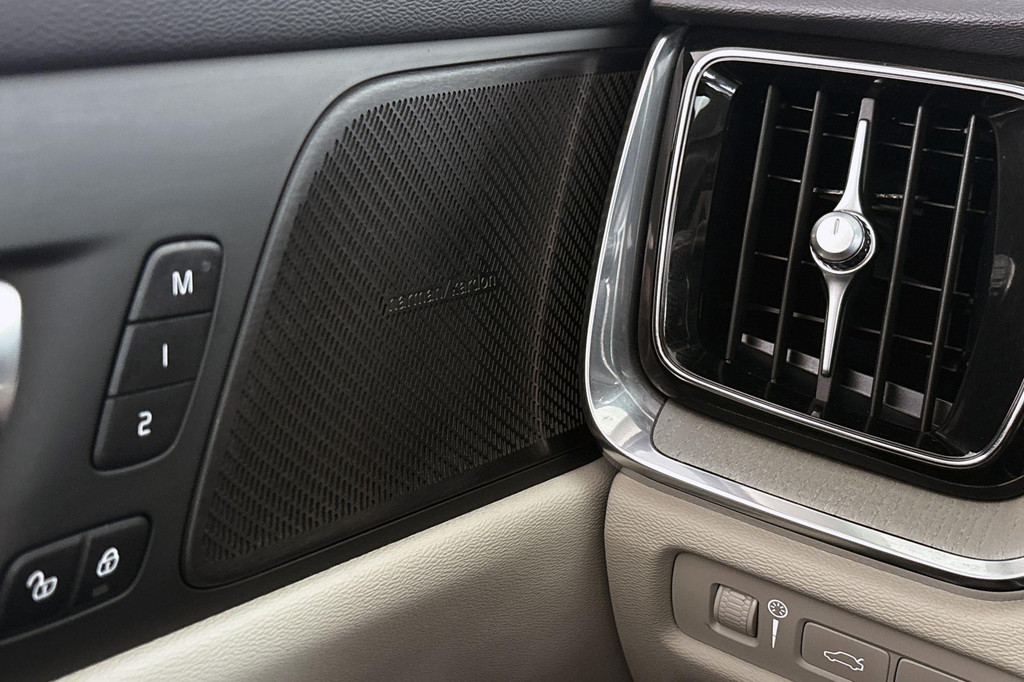 Volvo V60 (K152NZ) met abonnement