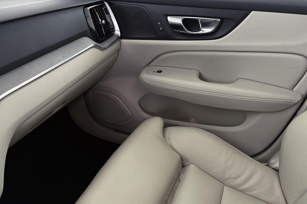 Volvo V60 (K152NZ) met abonnement