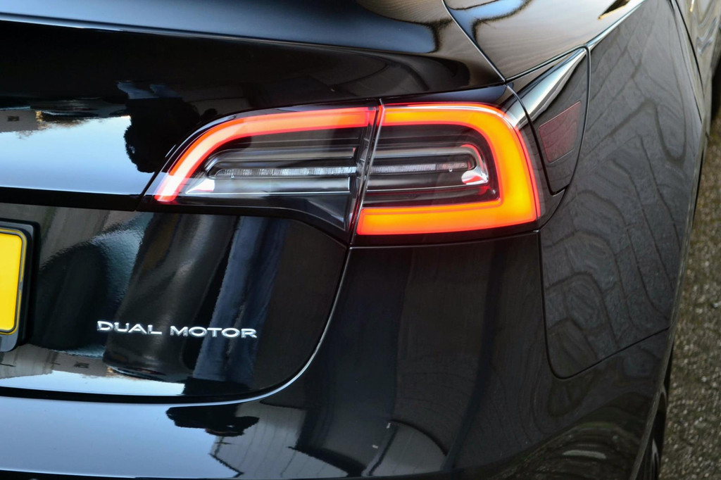 Tesla Model 3 AWD (K762FS) met abonnement