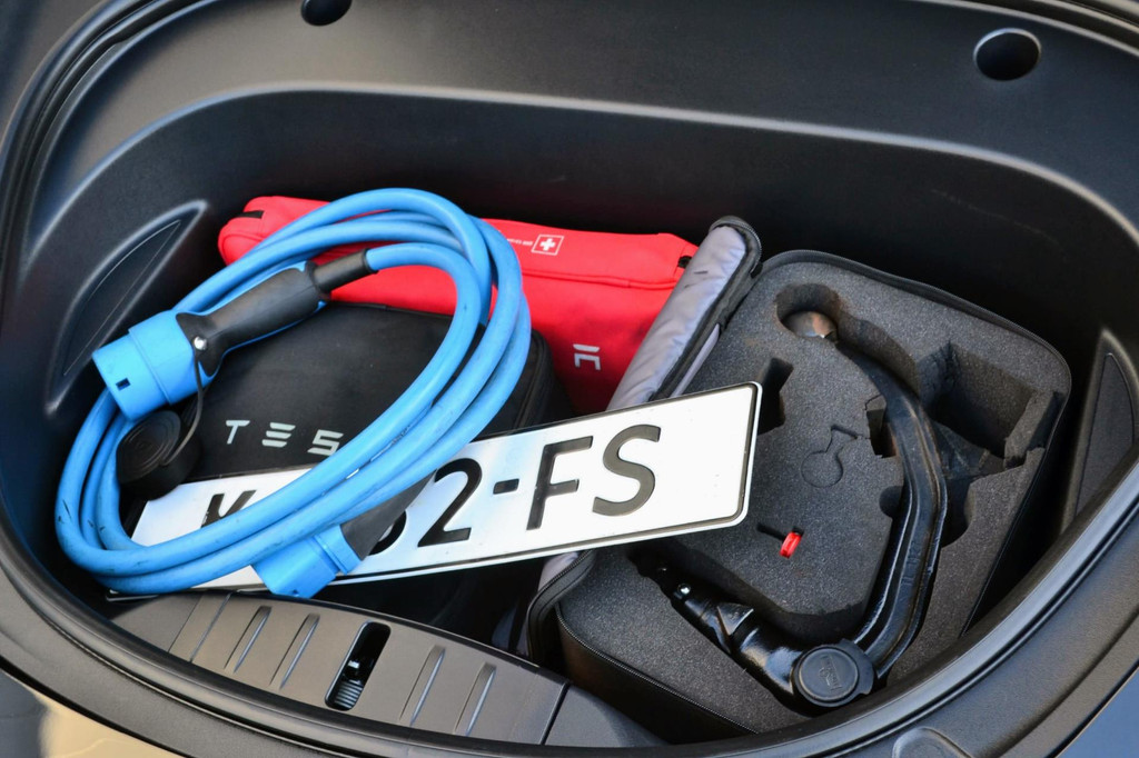 Tesla Model 3 AWD (K762FS) met abonnement