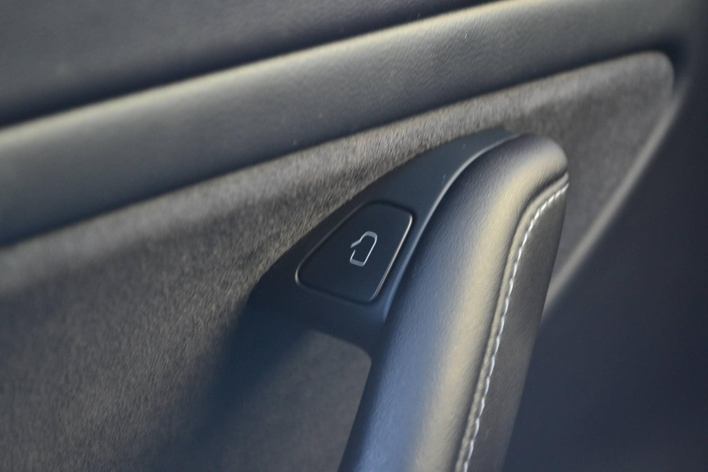 Tesla Model 3 AWD (K762FS) met abonnement