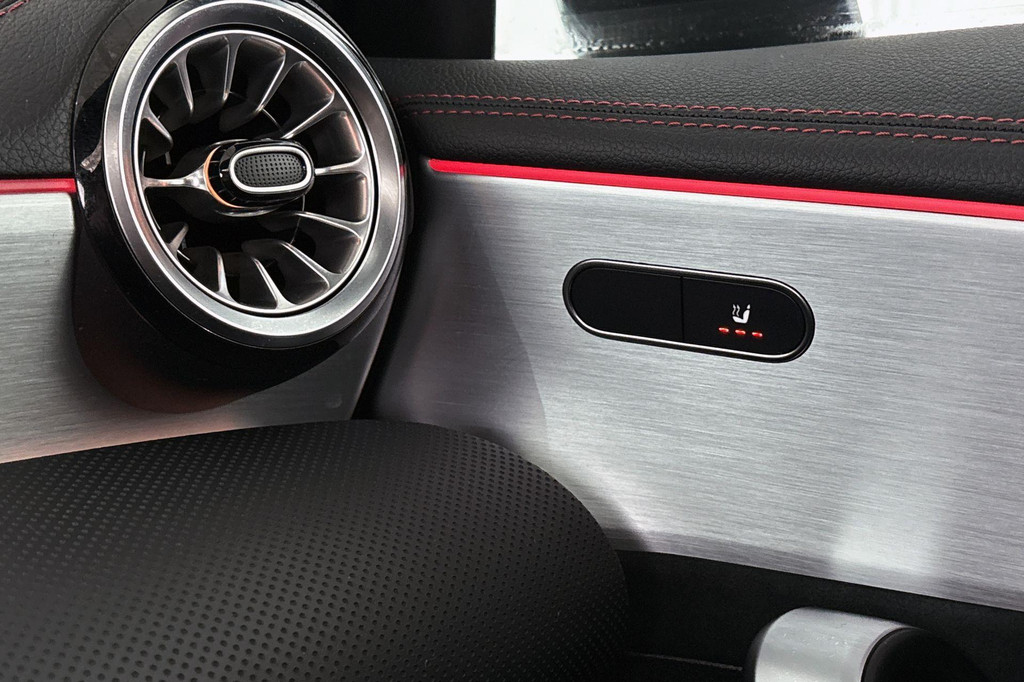 Mercedes-Benz CLA-Klasse (N320VJ) met abonnement