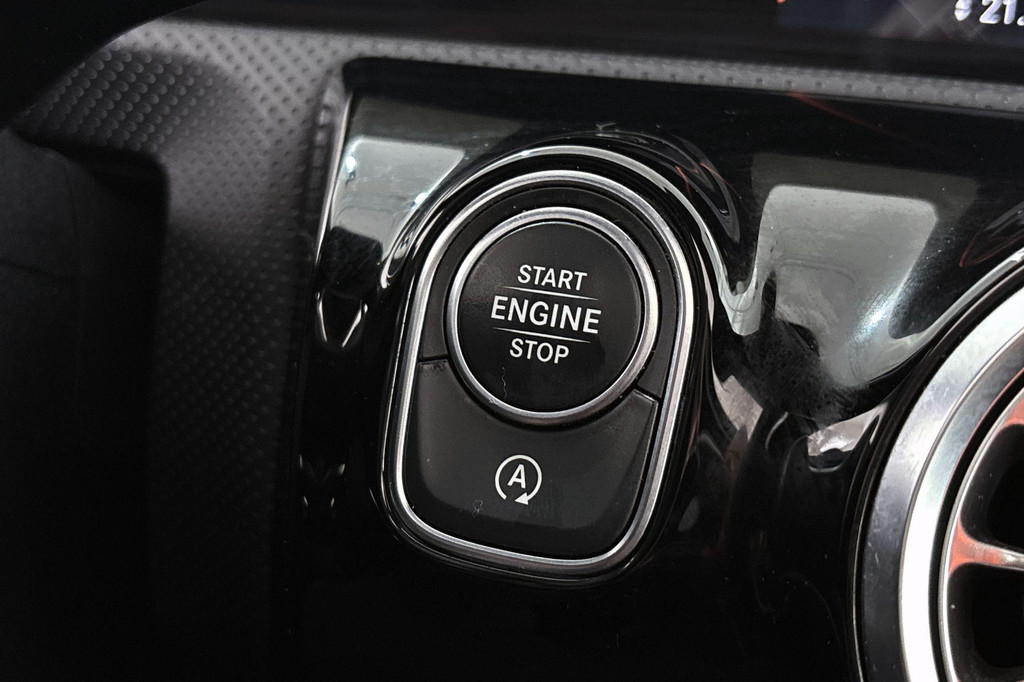 Mercedes-Benz CLA-Klasse (N320VJ) met abonnement