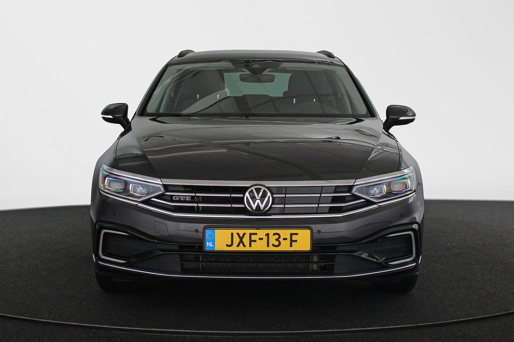 Volkswagen Passat (JXF13F) met abonnement