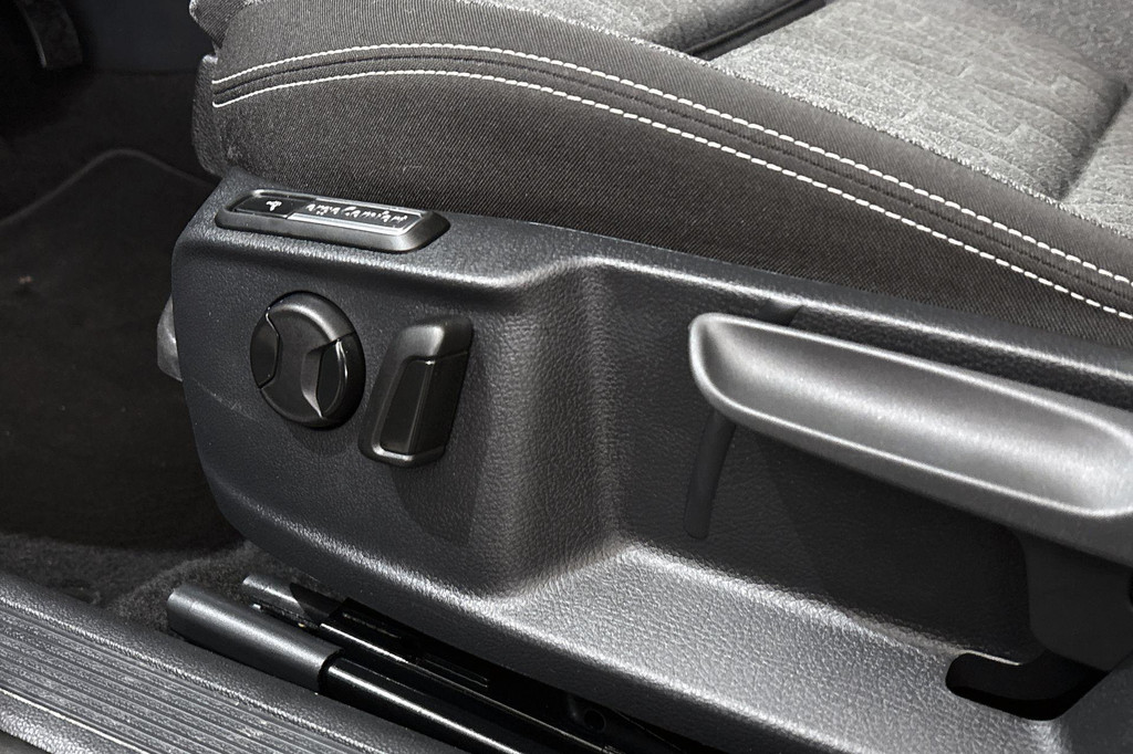 Volkswagen Passat (JXF13F) met abonnement