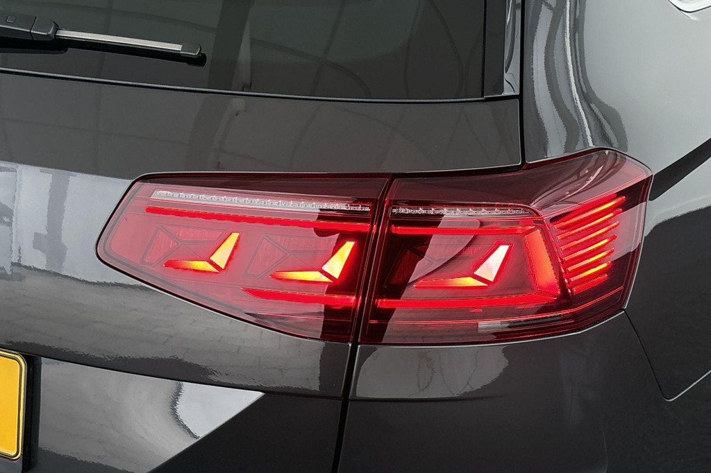 Volkswagen Passat (JXF13F) met abonnement