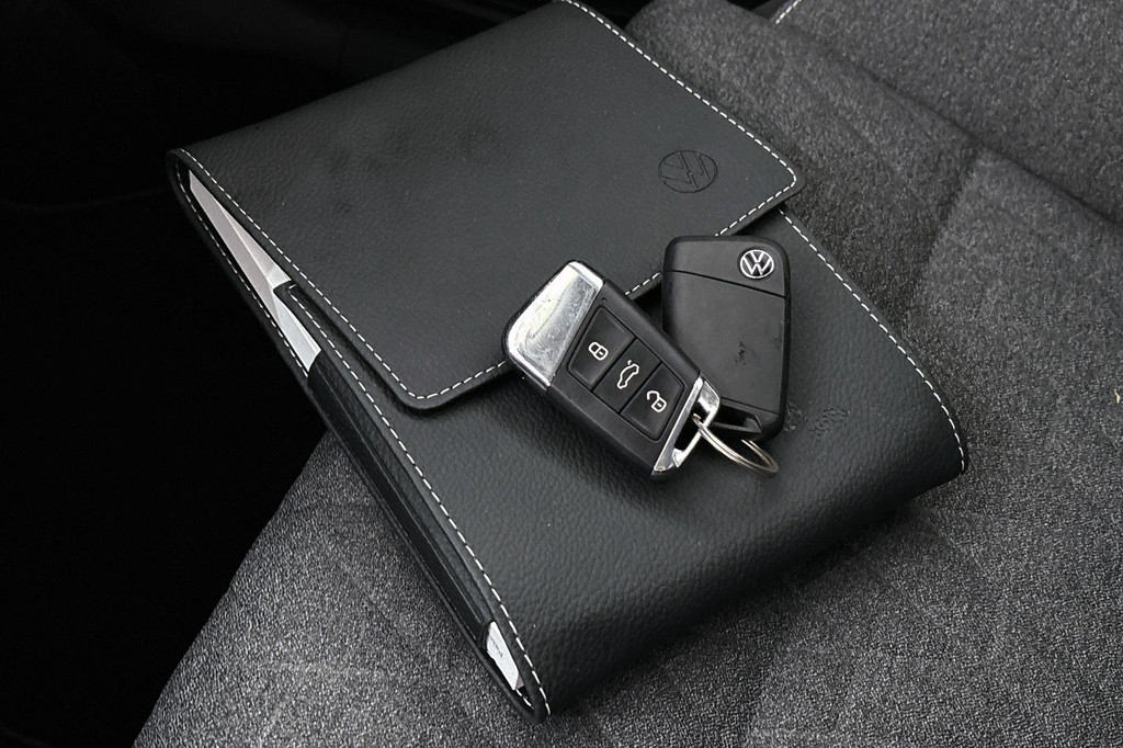 Volkswagen Passat (JXF13F) met abonnement