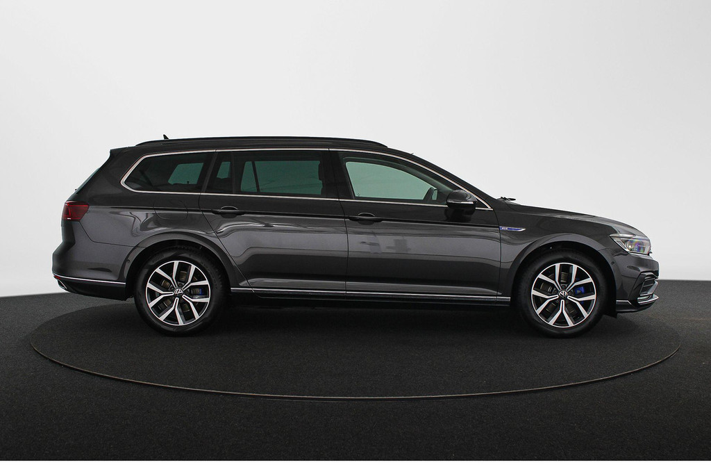 Volkswagen Passat (JXF13F) met abonnement