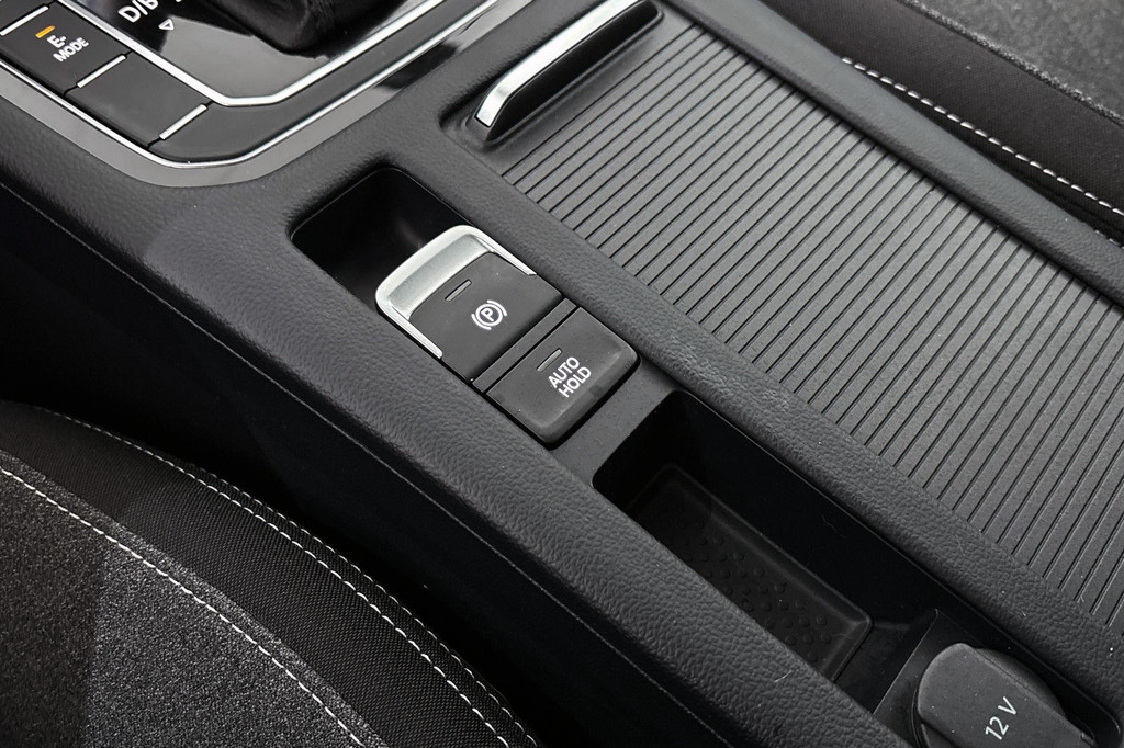 Volkswagen Passat (JXF13F) met abonnement