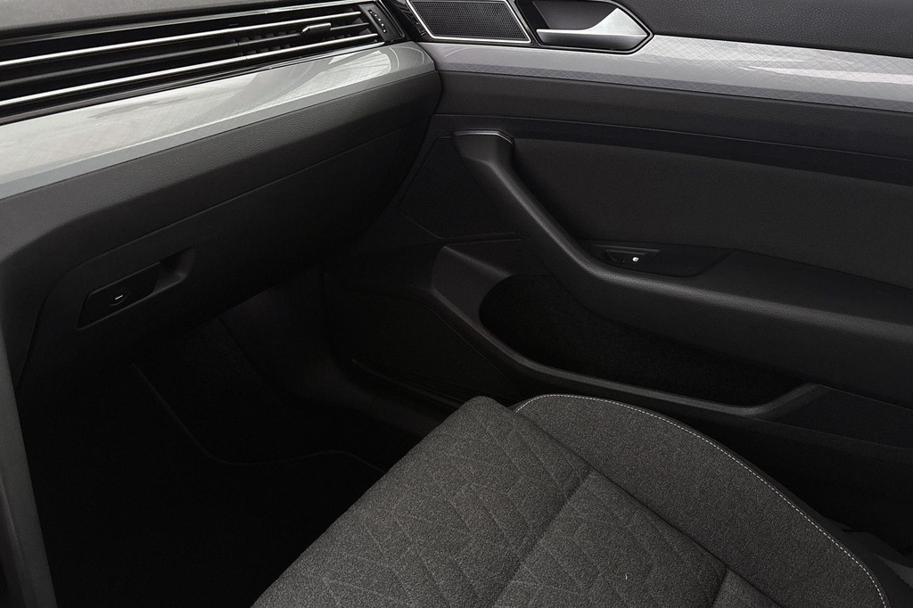 Volkswagen Passat (JXF13F) met abonnement