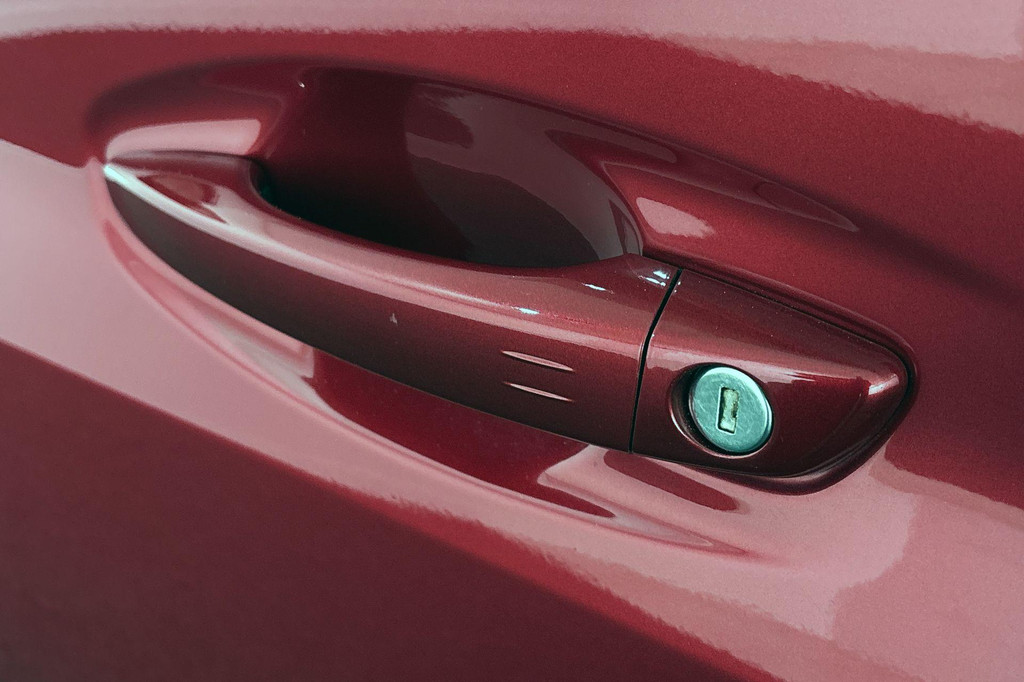 Peugeot e-208 (R080JG) met abonnement