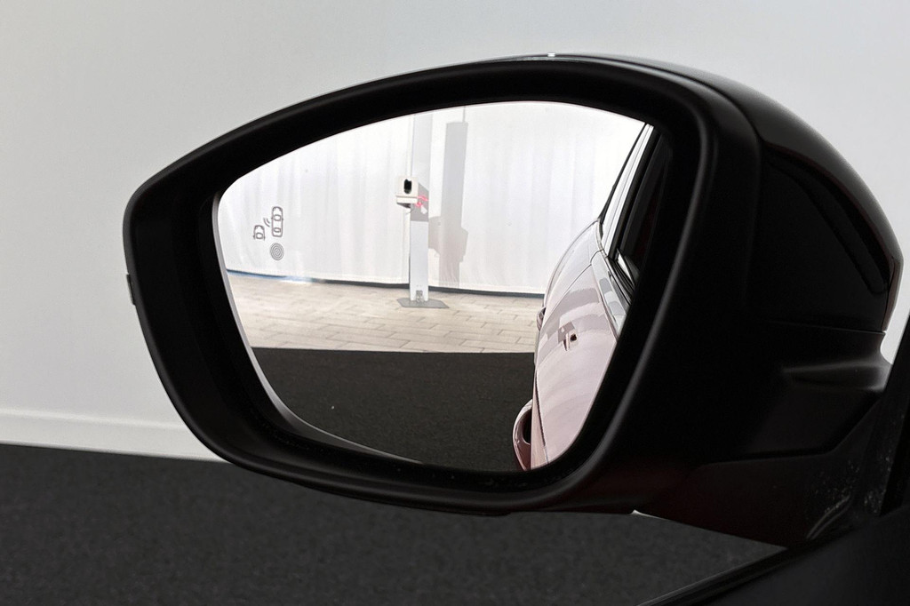 Peugeot e-208 (R080JG) met abonnement