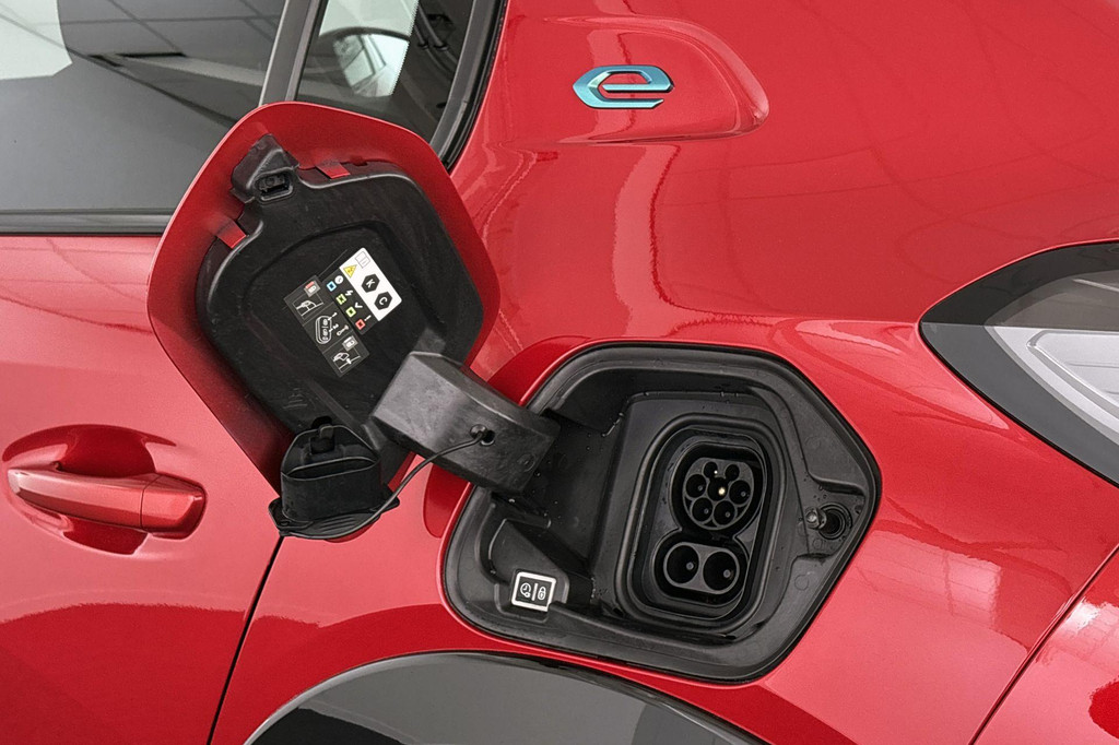 Peugeot e-208 (R080JG) met abonnement