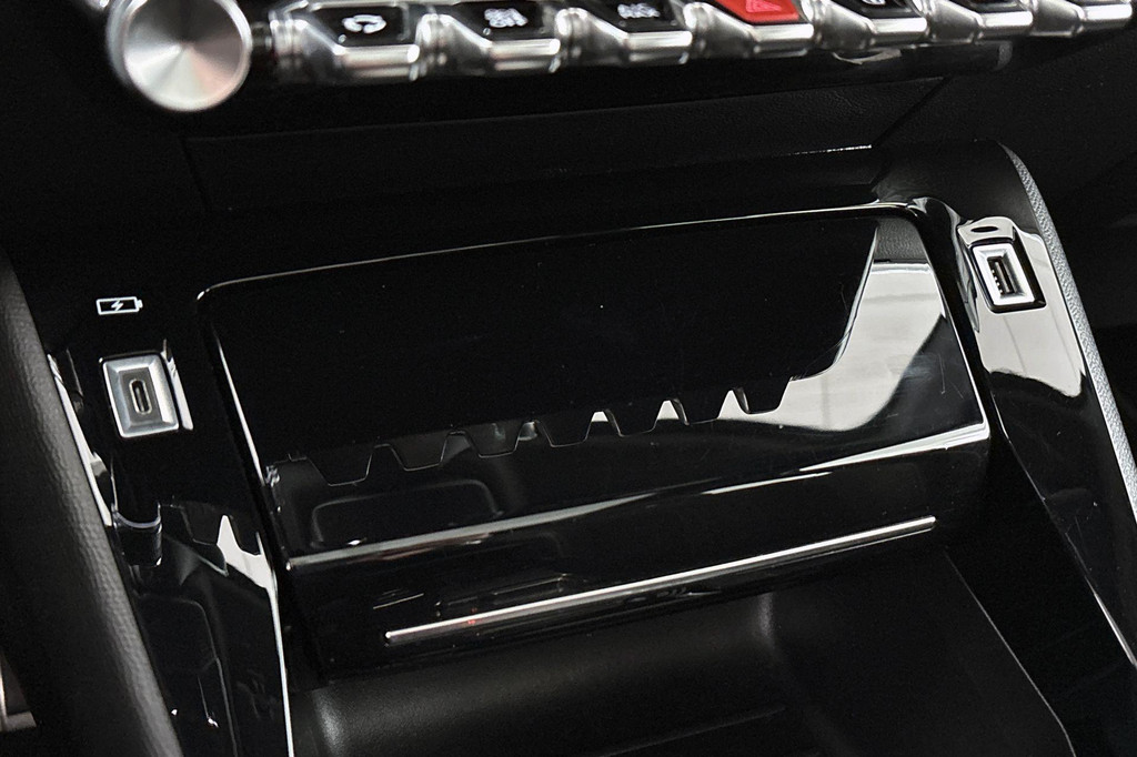 Peugeot e-208 (R080JG) met abonnement