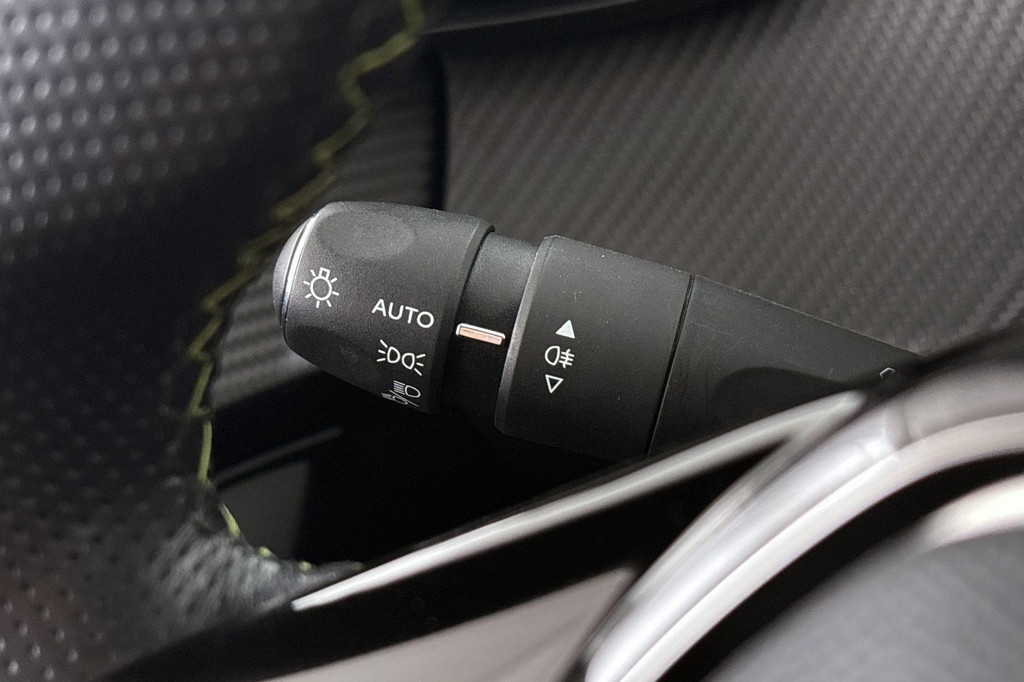 Peugeot e-208 (R080JG) met abonnement