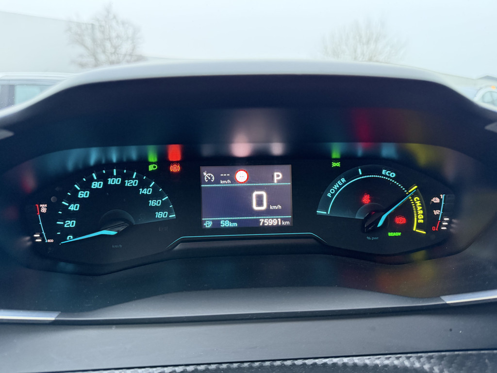 Peugeot e-2008 (K409TZ) met abonnement