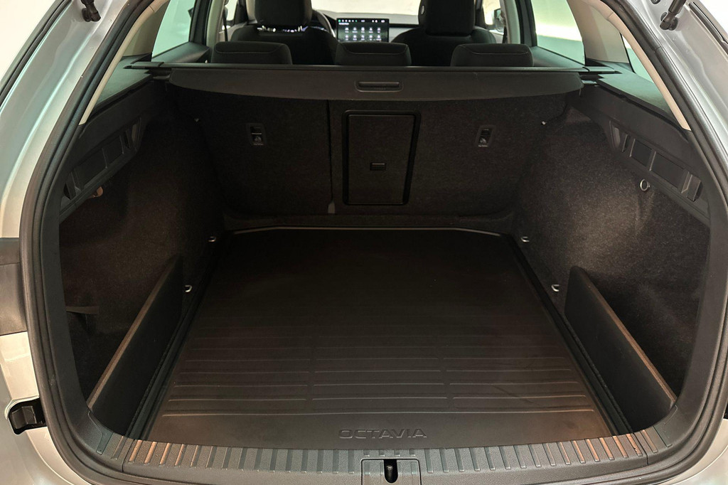 ŠKODA Octavia (JPV80P) met abonnement