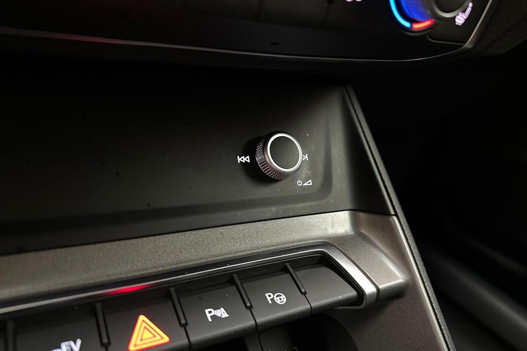 Audi Q3 (JXD42F) met abonnement