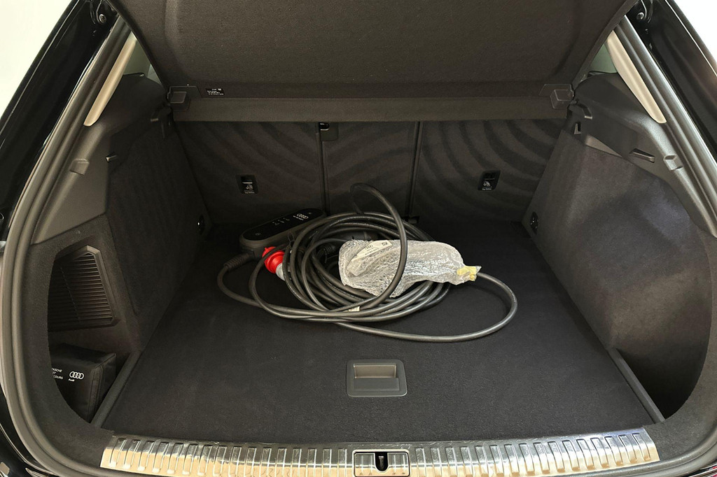 Audi Q3 (JXD42F) met abonnement