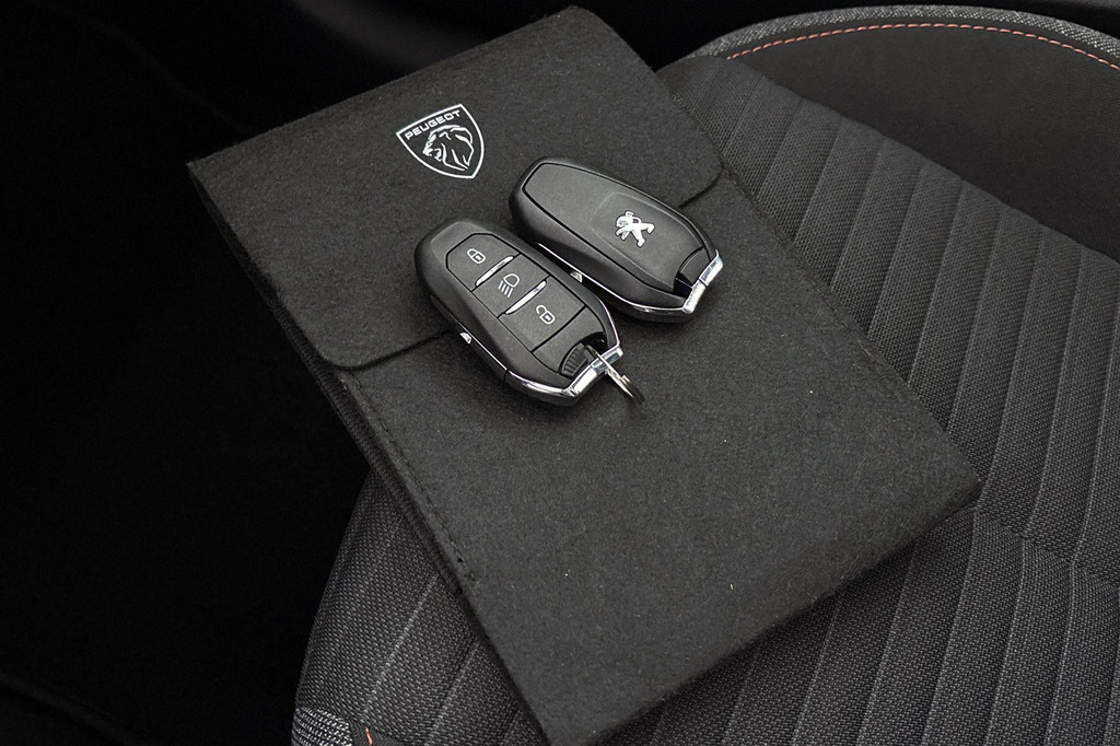 Peugeot e-208 (S908LJ) met abonnement