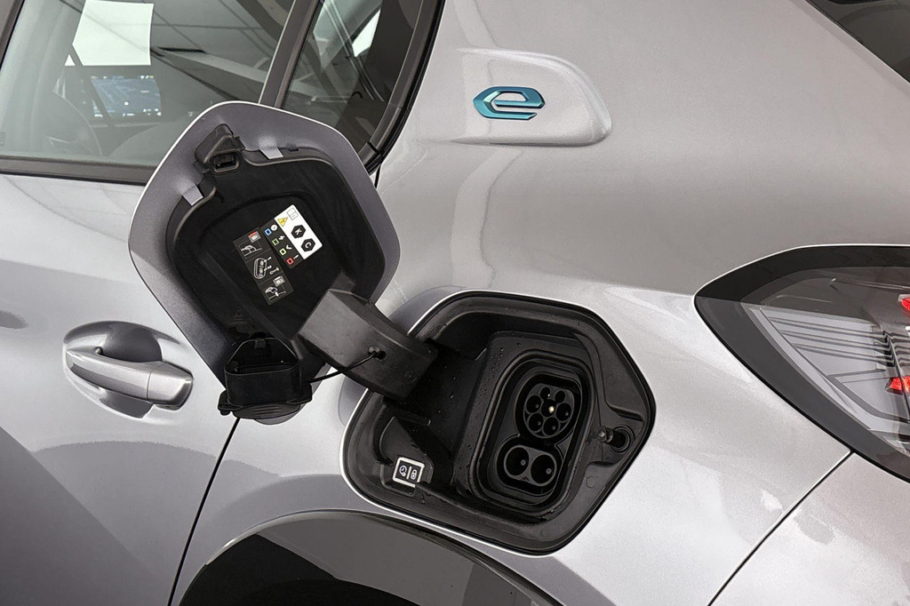 Peugeot e-208 (S908LJ) met abonnement