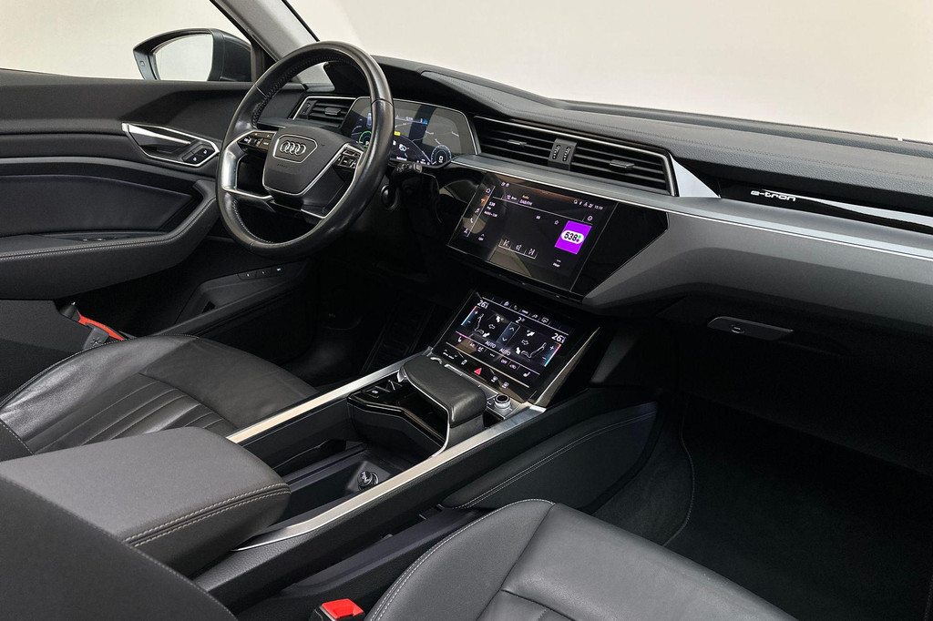 Audi e-tron (J799NK) met abonnement