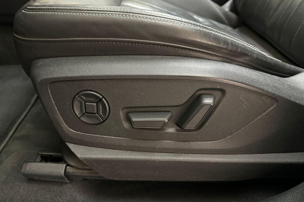 Audi e-tron (J799NK) met abonnement