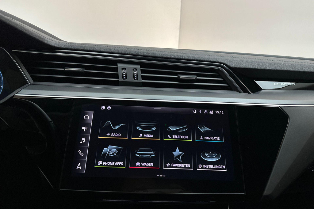 Audi e-tron (J799NK) met abonnement