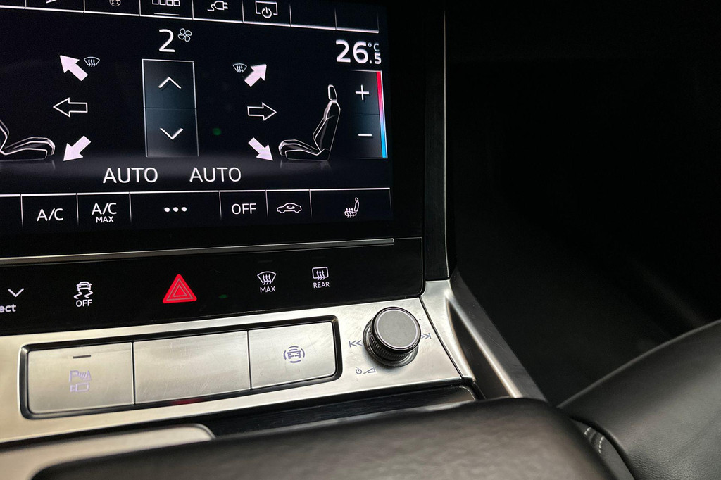 Audi e-tron (J799NK) met abonnement